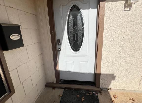 813 PEBBLE BCH
