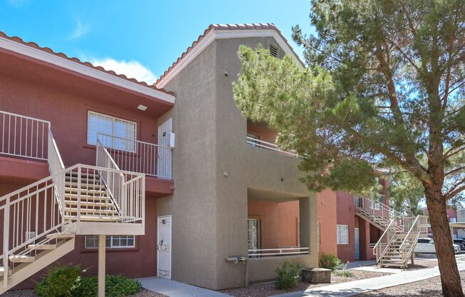 NE Near Nellis! Gated! Community Pool, Spa, Clubhouse & Park with playground!!