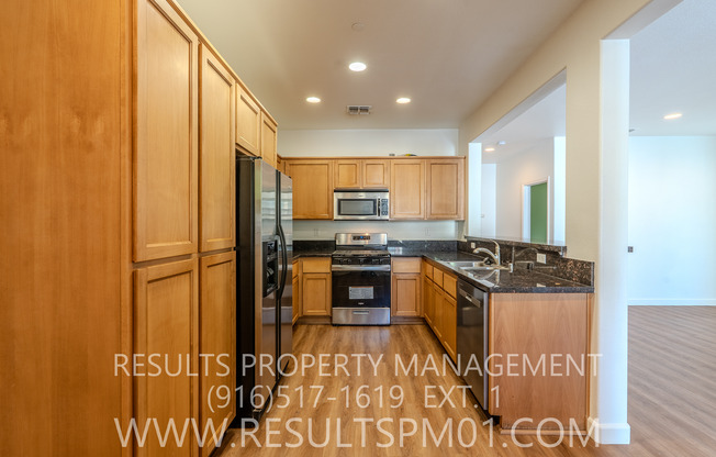 Spacious and Beautiful Folsom 4 Bedroom Townhome!