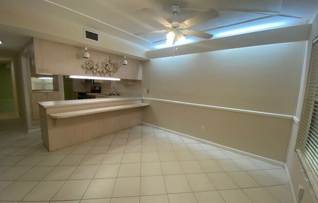 3 bedroom 2 bathroom condo in Cape Coral