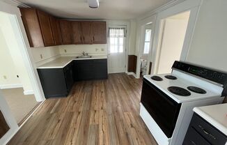 2 beds, 1 bath, $1,700, Unit 40A