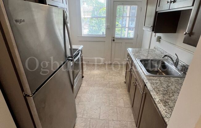 1 bed, 1 bath, $945, Unit 821-A