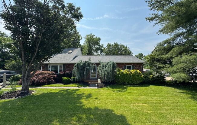 Beautiful 3 Bed 2.5 Bath Single Family Home On Large Private Lot In Manassas
