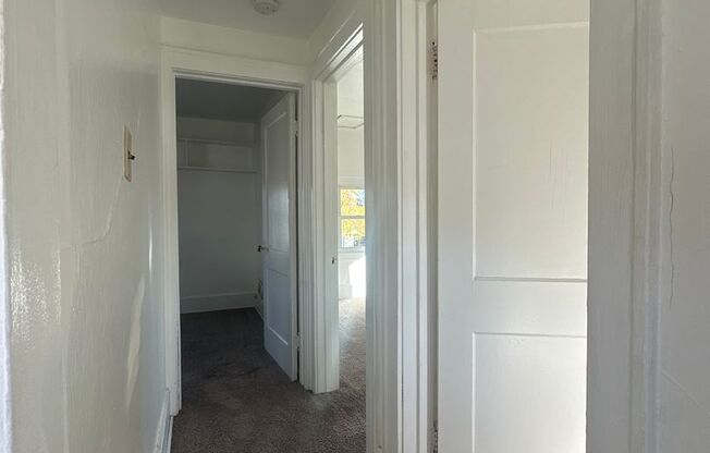 2 beds, 1 bath, $1,000