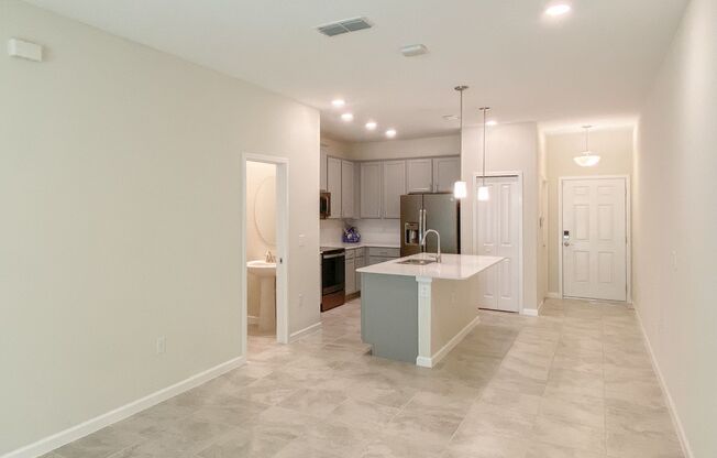 **NEW 3 BEDROOM TOWNHOUSE IN EAST ORLANDO READY FOR MOVE IN **
