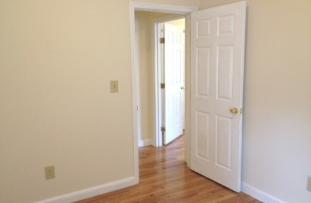 3 beds, 1 bath, 1,182 sqft, $4,000, Unit #2(1A)