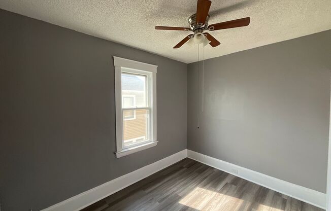 2 beds, 1 bath, $1,099, Unit 4416 Gamma Avenue Up