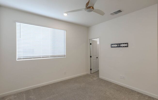 3 beds, 3.5 baths, $2,650