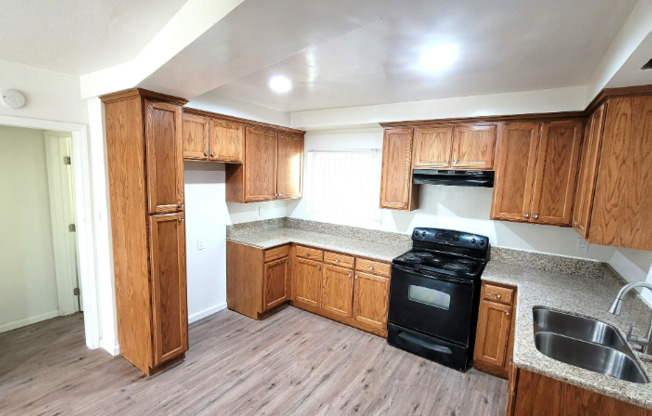 11516 EUCALYPTUS AVE