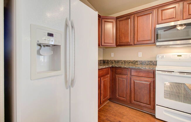 3 beds, 2 baths, 1,248 sqft, $2,400, Unit 1223