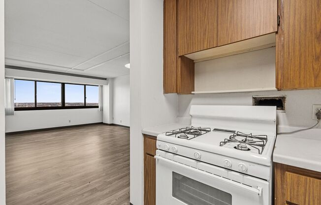 1 bed, 1 bath, 555 sqft, $1,180, Unit 303