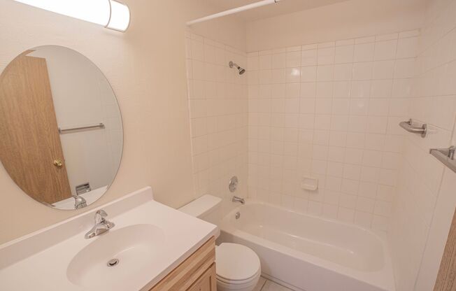 1 bed, 1 bath, 630 sqft, $795, Unit 2551-212