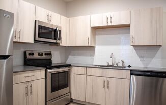 Studio, 1 bath, 470 sqft, $1,320