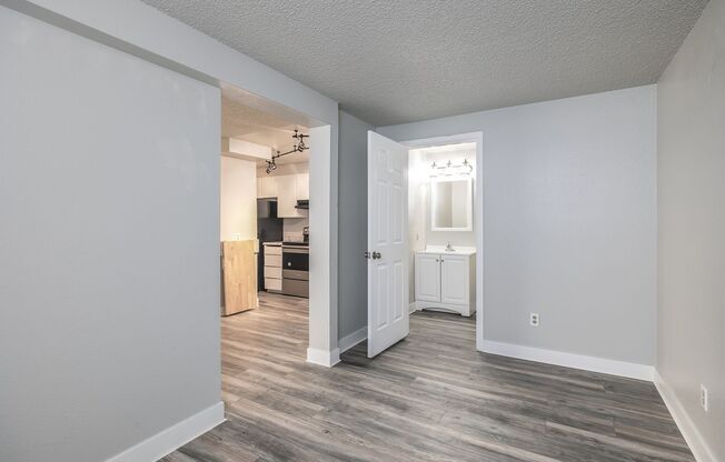 Studio, 1 bath, 650 sqft, $1,095, Unit 37