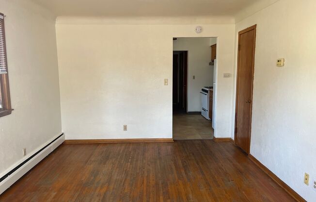 568 Lexington Parkway North