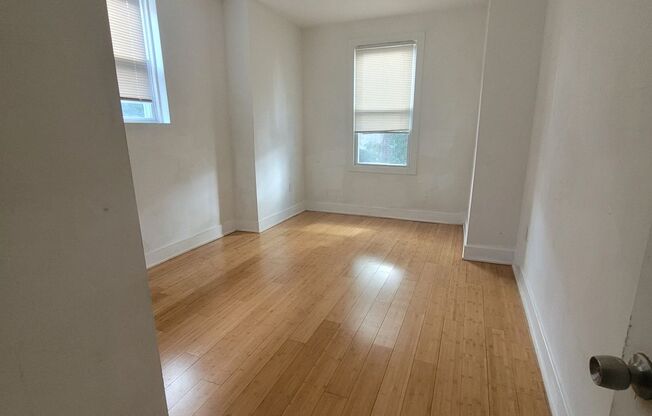 3 beds, 1 bath, $1,550