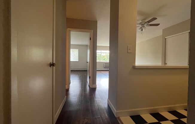 1 bed, 1 bath, $1,095, Unit 317
