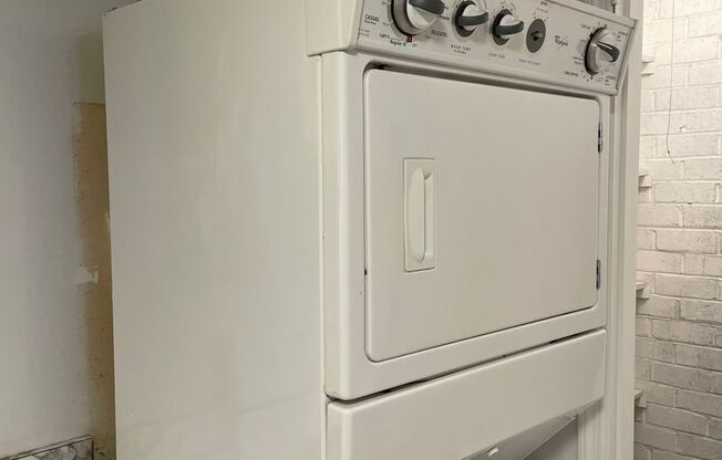 2 beds, 1 bath, 925 sqft, $1,095, Unit 42