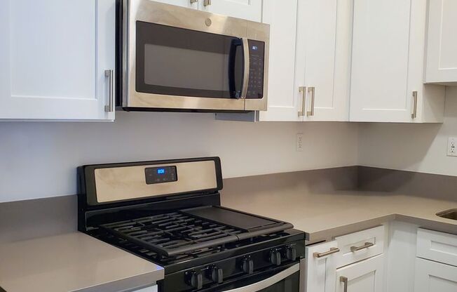 220 E. Valencia Ave.