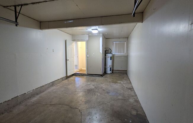 3 beds, 1.5 baths, 1,500 sqft, $1,912, Unit 2802-1