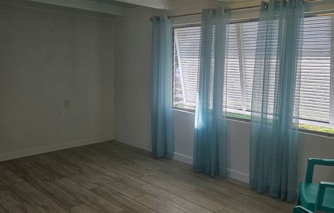 2 beds, 1 bath, $1,650