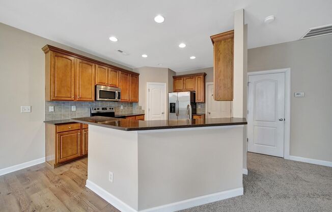 Beautiful Three Bed Two and Half Bath Townhome in South Charlotte!