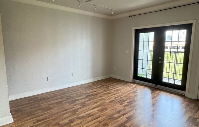 6th Floor 1 bedroom overlooking Downtown Orlando!