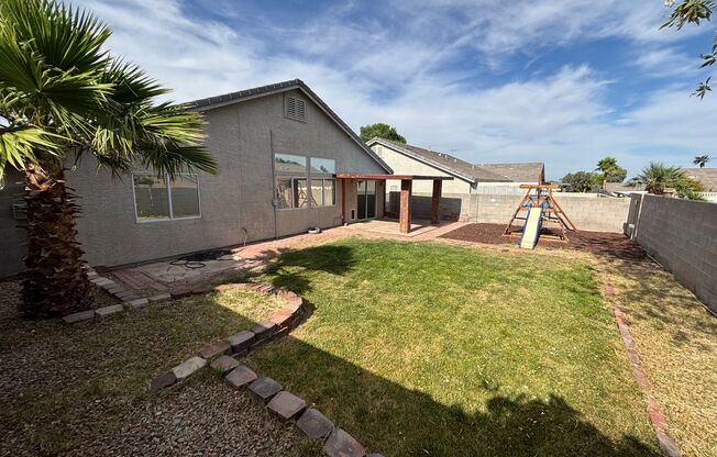 Gorgeous 3Bed/2Bath, 1-Story Home located in the NW part of the valley