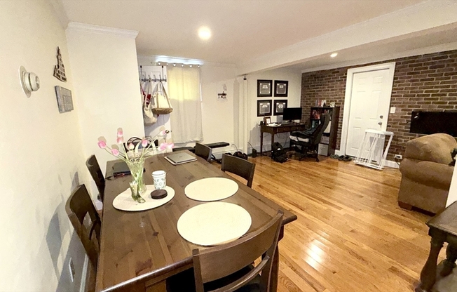 8 KENWOOD ST
