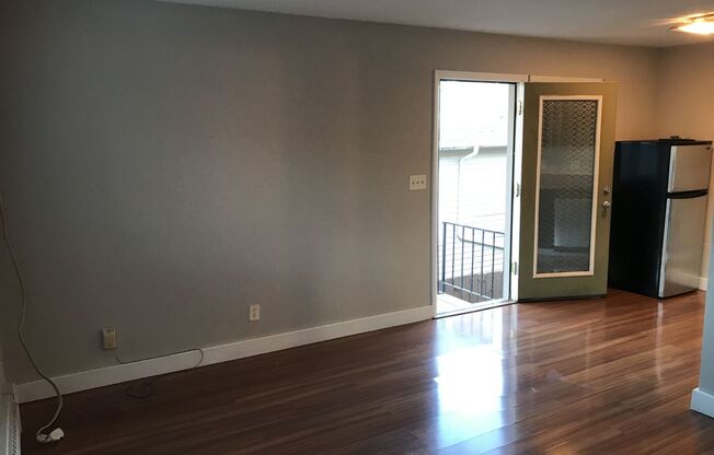 1 bed, 1 bath, 450 sqft, $1,049, Unit Unit 6