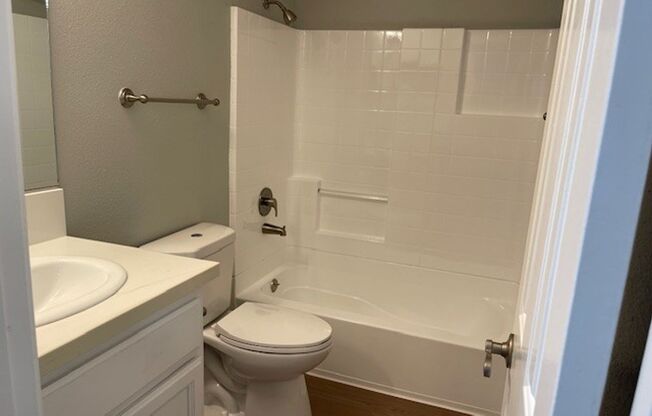 2 beds, 2 baths, 880 sqft, $2,795, Unit G-11