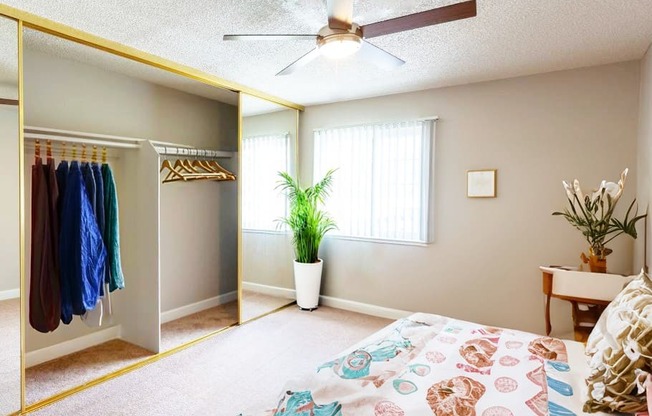 Catalina Crest Apartments