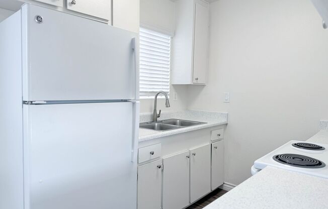 1 bed, 1 bath, 725 sqft, $1,745, Unit 28