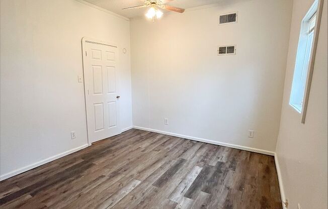 2 beds, 1 bath, $999