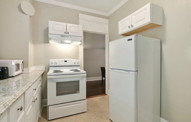 2 beds, 1 bath, $1,575, Unit B