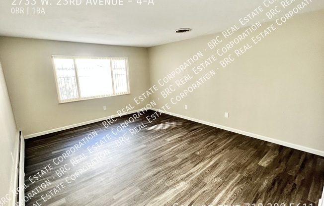 2733 W 23 AVE
