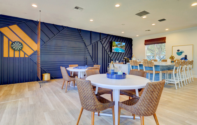 Sarasota Apartments Bar Area - Saratoga Place