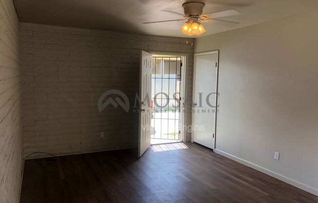 1204 S MCCLINTOCK DR