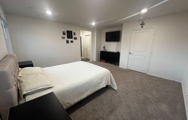 MOVE-IN SPECIAL FOR THE FIRST 6 MONTHS $200.00 OFF THE RENT! (first 6 months ONLY)***New Rental Home******DISCLAIMER*** THIS HOME COMES WITH AN ADU ATTACHED TO THE HOME AND IS ALREADY OCUPPIED!