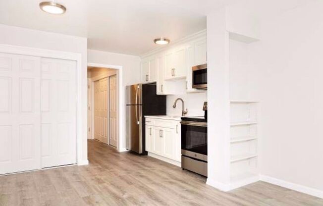 Studio, 1 bath, 400 sqft, $1,650, Unit 203