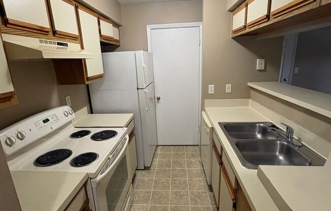 1 bedroom 1 bath with fireplace and a view