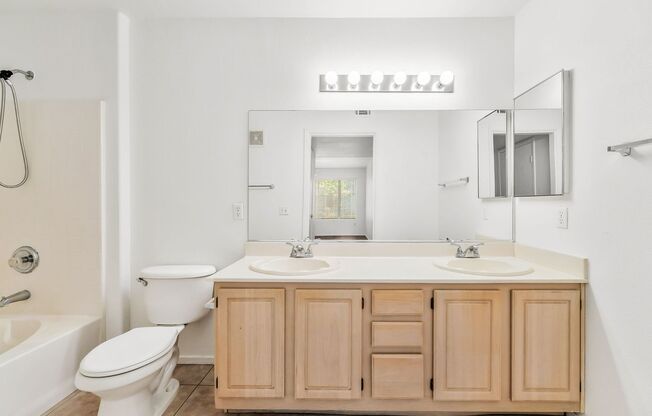 2 beds, 2 baths, $1,283, Unit # 1132 1132