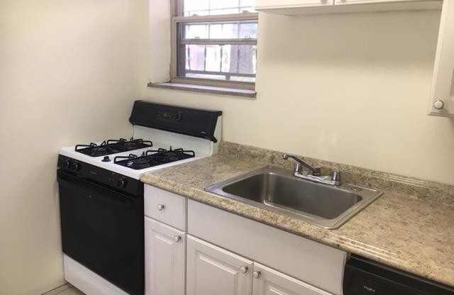 3 beds, 2 baths, $2,325, Unit 100 A