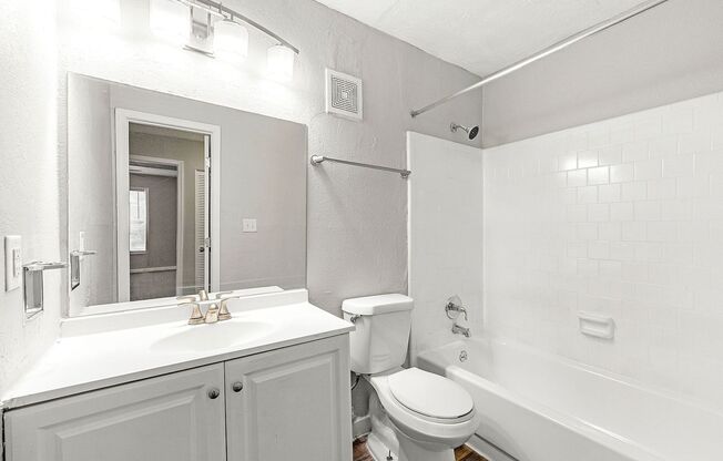 2 beds, 2 baths, 979 sqft, $1,250, Unit 3290S