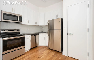 1 bed, 1.5 baths, $3,388, Unit 2R