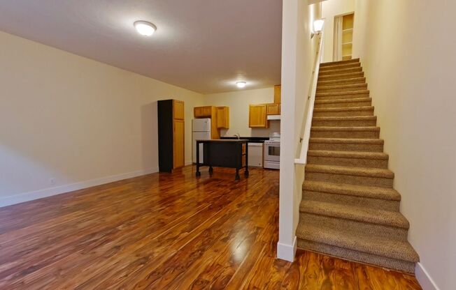 4 beds, 2 baths, $3,100, Unit B