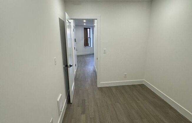 1 bed, 1 bath, $2,500, Unit 2B2