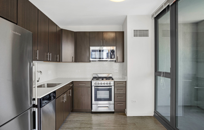 177 W SUPERIOR ST