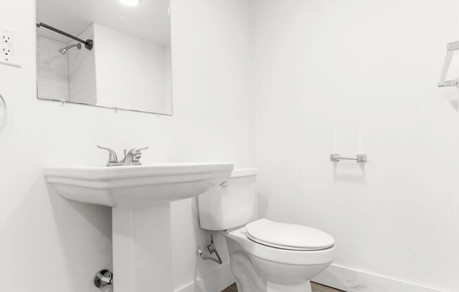 Studio, 1 bath, 382 sqft, $792, Unit B