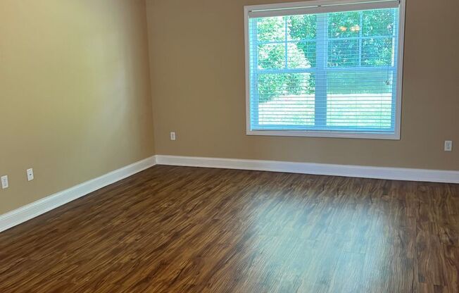 1 bed, 1 bath, 985 sqft, $895, Unit 207